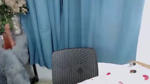 haylee online show from 12-05-25, 01:58