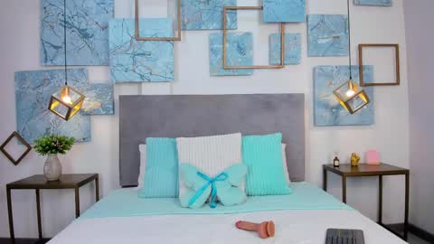 Hayli  online show from 04-17-26, 05:49