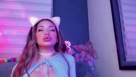 Marie online show from 01-26-25, 03:38