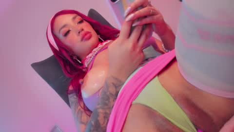 Marie online show from 02-21-25, 09:24