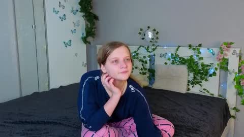 Jenny online show from 03-30-26, 03:35