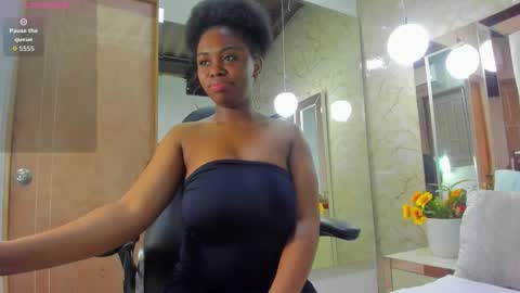hazel_lanee online show from 10-05-25, 04:11