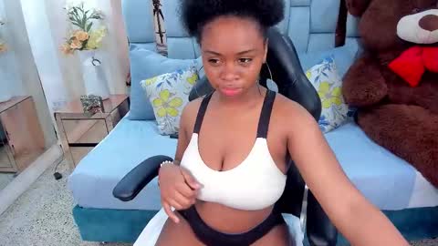 hazel_lanee online show from 10-30-25, 10:32