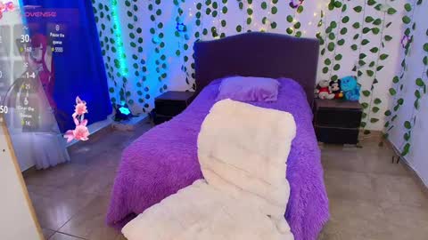 HAZEL LYNN ROSS online show from 12-07-24, 02:57