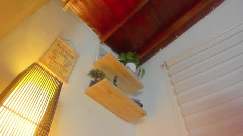 Im Hazel online show from 12-28-24, 10:34