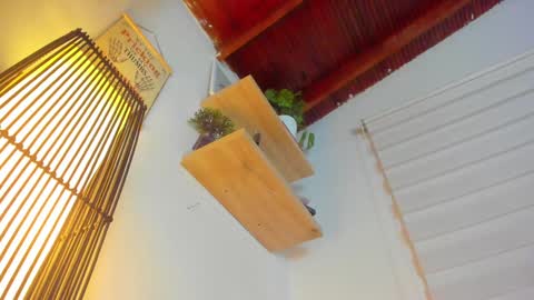 Im Hazel online show from 12-31-24, 12:04