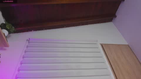 Im Hazel online show from 03-05-25, 02:14