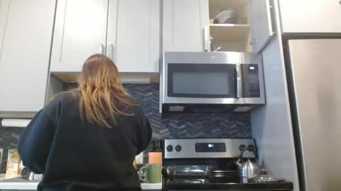 Hazel online show from 02-21-25, 02:59