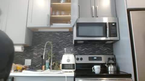 Hazel online show from 02-27-25, 06:31