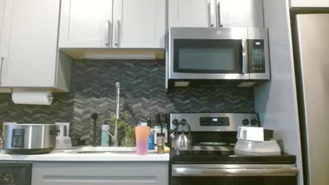 Hazel online show from 03-02-25, 01:16