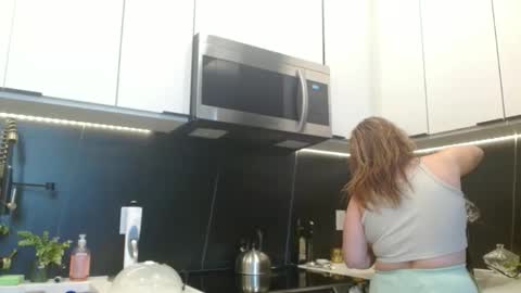 Hazel online show from 04-17-26, 03:04