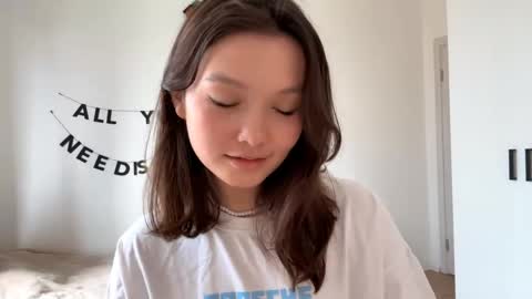Kira online show from 05-13-26, 11:40