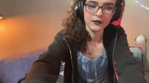 Snapshot of hazelpeppermint chatting on 05-26-26, 03:41 Hazel online show from 05-26-26, 03:41