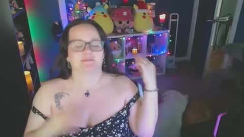 Snapshot of hazeyviolet333 chatting on 12-03-25, 06:50 HazeyViolet333 online show from 12-03-25, 06:50