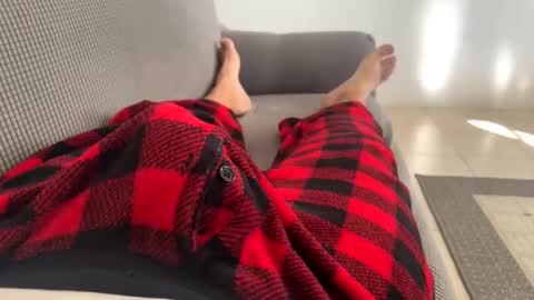 Snapshot of hazzhec chatting on 11-14-25, 12:37 HazzHec online show from 11-14-25, 12:37