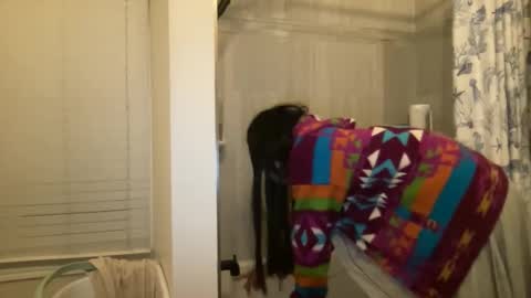 Snapshot of headykity710 chatting on 12-14-25, 04:29 Trap Goddess online show from 12-14-25, 04:29