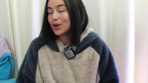 Snapshot of hearmymoans_18 chatting on 02-11-26, 12:15 hearmymoans_18 online show from 02-11-26, 12:15