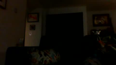 Snapshot of heartofadog604 chatting on 11-04-25, 01:38 MT online show from 11-04-25, 01:38