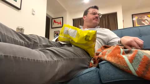 Snapshot of heartofadog604 chatting on 11-11-25, 01:16 MT online show from 11-11-25, 01:16