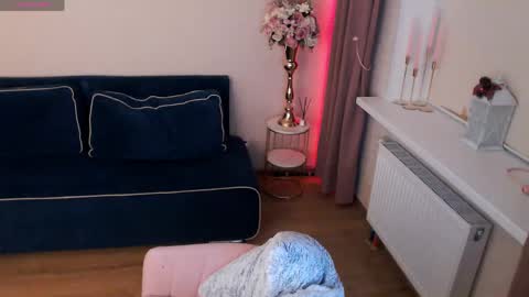 Heaven girl online show from 04-18-26, 06:34