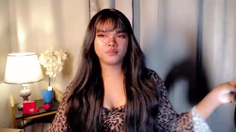 Snapshot of heavenlysexkendal chatting on 12-14-25, 06:23 KENDAL online show from 12-14-25, 06:23