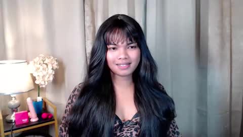 Snapshot of heavenlysexkendal chatting on 12-16-25, 08:52 KENDAL online show from 12-16-25, 08:52