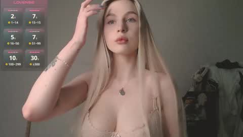 Akemi instinthemoodforlooove online show from 04-21-26, 01:17