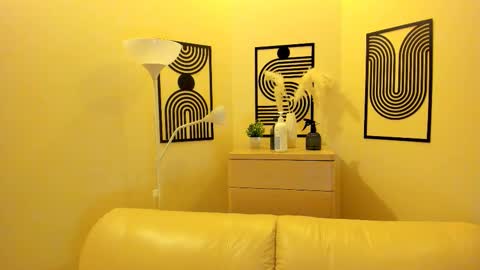 Snapshot of heavenmoth chatting on 12-22-25, 12:35 heavenmoth online show from 12-22-25, 12:35