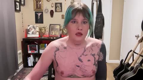 Snapshot of heavensentttt chatting on 12-05-24, 02:55 Saoirse online show from 12-05-24, 02:55