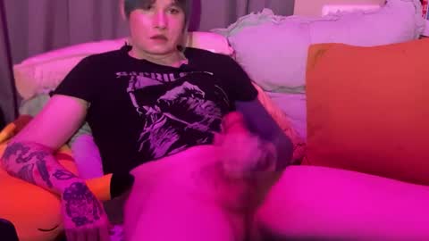 Snapshot of heavensentttt chatting on 01-21-25, 09:24 Saoirse online show from 01-21-25, 09:24