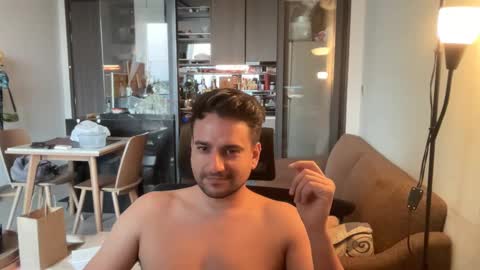 Snapshot of hebrewsquire chatting on 01-30-25, 11:01 Hebrew Squire online show from 01-30-25, 11:01