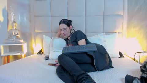 Keira Hecate online show from 12-03-25, 08:07