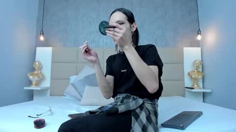 Keira Hecate online show from 03-20-26, 07:30