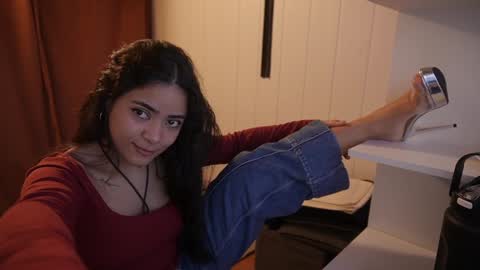 Snapshot of hecate333 chatting on 12-15-24, 04:26 hecate333 online show from 12-15-24, 04:26