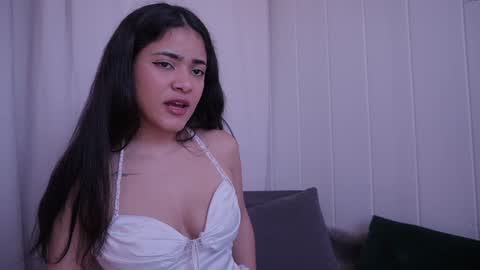 Snapshot of hecate333 chatting on 12-19-24, 03:52 hecate333 online show from 12-19-24, 03:52