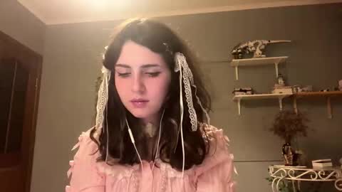 Snapshot of hedwiggrossberg chatting on 12-03-25, 04:49 Sarah online show from 12-03-25, 04:49