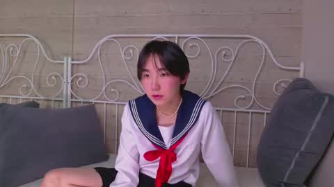 HEEJIN online show from 10-30-25, 08:20