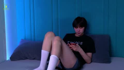 HEEJIN online show from 04-10-26, 08:13