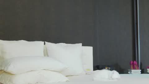 Helen online show from 01-19-25, 02:04