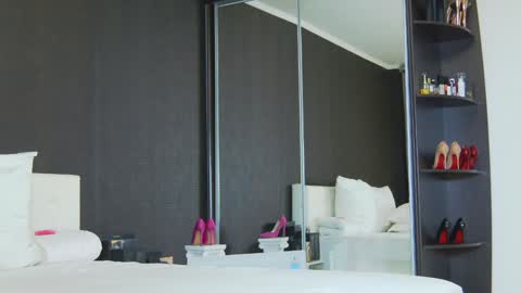 Helen online show from 02-03-25, 02:25