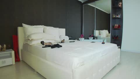 Helen online show from 02-07-25, 05:20