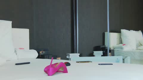 Helen online show from 02-17-25, 05:25