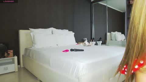 Helen online show from 11-03-25, 12:46