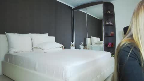 Snapshot of hefner_girl chatting on 04-28-26, 03:06 Helen online show from 04-28-26, 03:06