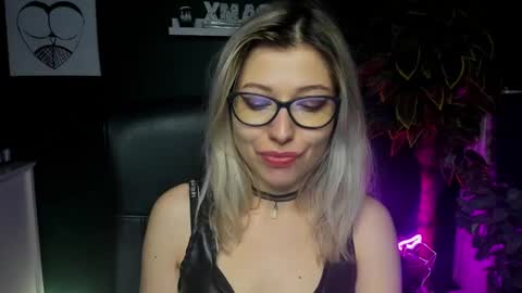 Snapshot of heidi_pleasure chatting on 12-02-24, 01:46 Heidi online show from 12-02-24, 01:46