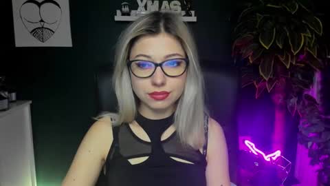 Snapshot of heidi_pleasure chatting on 12-03-24, 05:53 Heidi online show from 12-03-24, 05:53