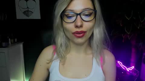 Snapshot of heidi_pleasure chatting on 12-04-24, 07:39 Heidi online show from 12-04-24, 07:39