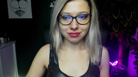Snapshot of heidi_pleasure chatting on 12-05-24, 07:27 Heidi online show from 12-05-24, 07:27