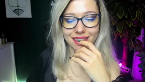 Snapshot of heidi_pleasure chatting on 12-05-24, 10:33 Heidi online show from 12-05-24, 10:33