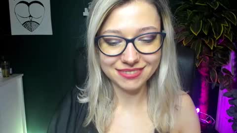 Snapshot of heidi_pleasure chatting on 12-05-24, 01:38 Heidi online show from 12-05-24, 01:38